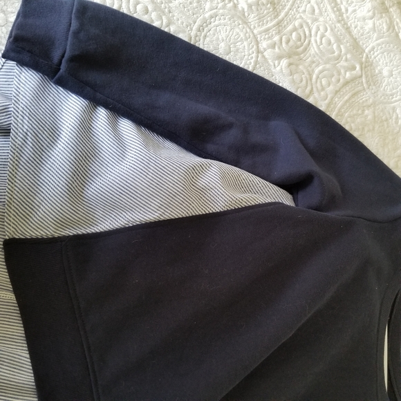 Kensie Crew Neck Ruffled Sweatshirt size M - Picture 8 of 9